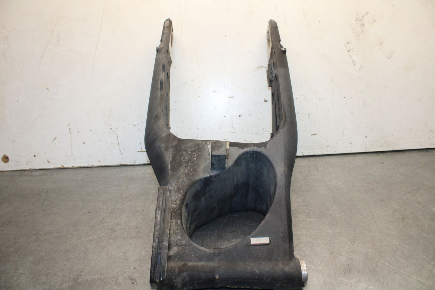 09-11 TRIUMPH DAYTONA 675 REAR SWINGARM BACK SUSPENSION SWING ARM BB652