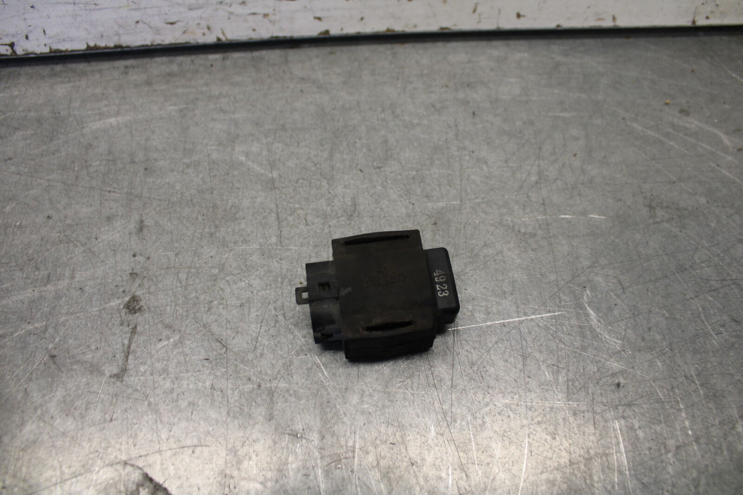 04 SUZUKI GSXR600 TIP OVER BANK ANGLE CRASH SENSOR SWITCH 33960-06G00 BB676