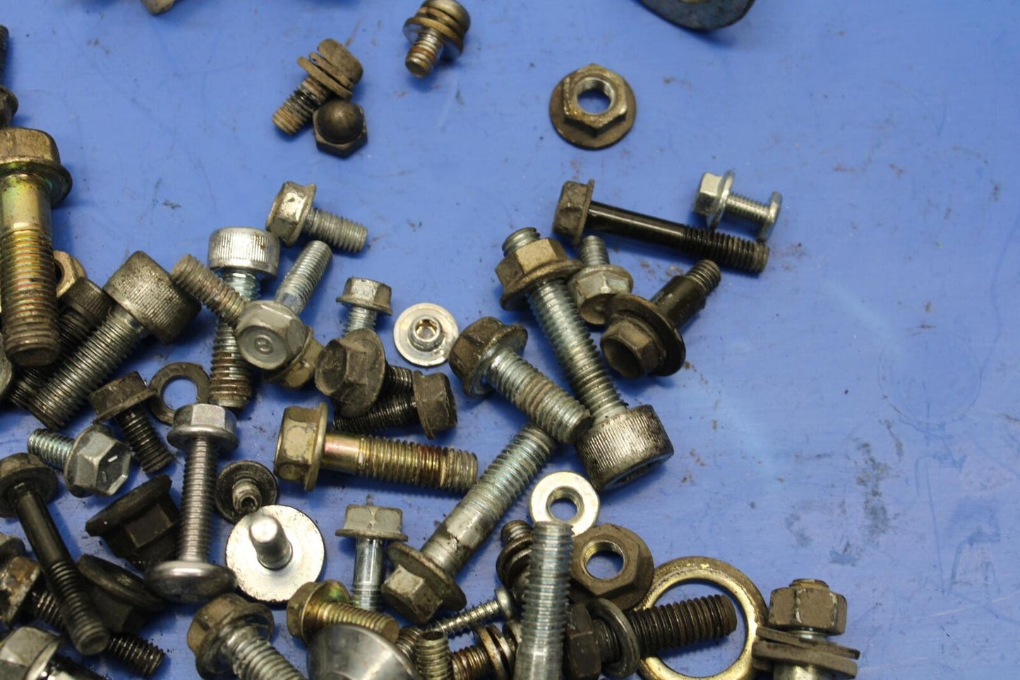 1985 Honda Shadow 500 VT500C MISCELLANEOUS BOLTS HARDWARE MOTOR SCREWS BB615