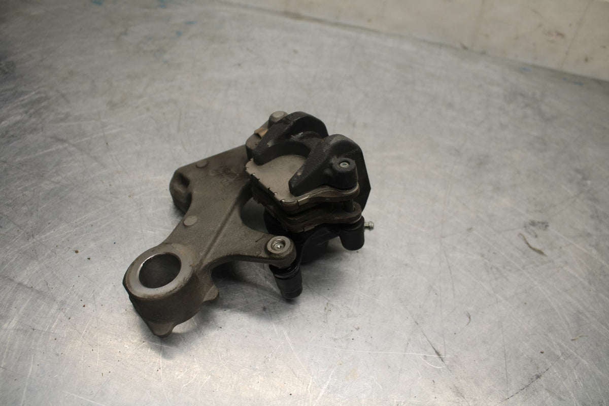 11-22 SUZUKI GSXR600 REAR BACK BRAKE CALIPER BB422