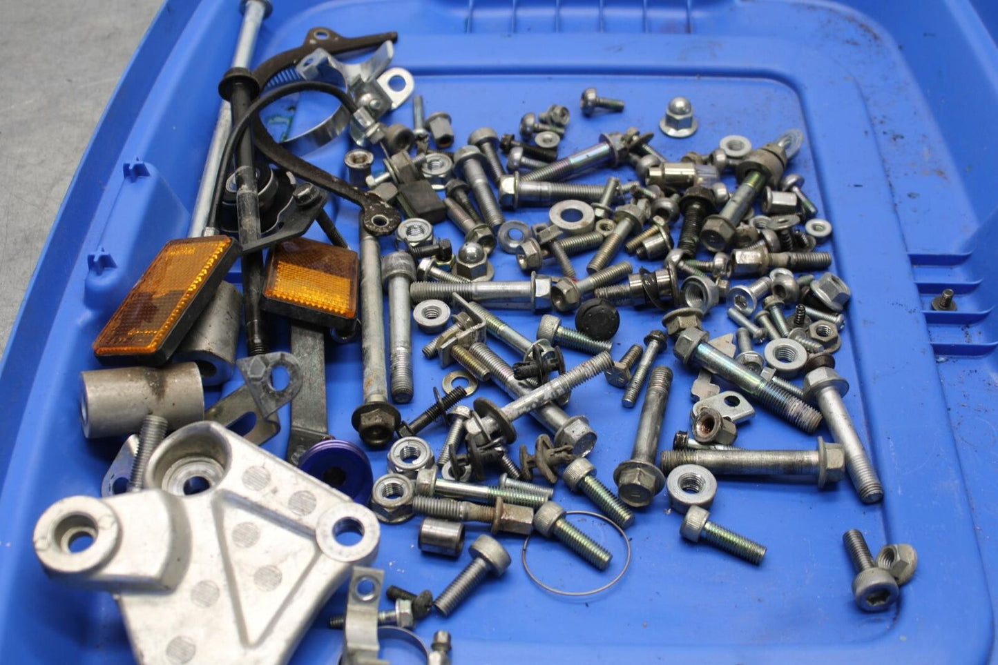 01-06 HONDA CBR600F4I MISCELLANEOUS BOLTS HARDWARE MOTOR SCREWS BB626