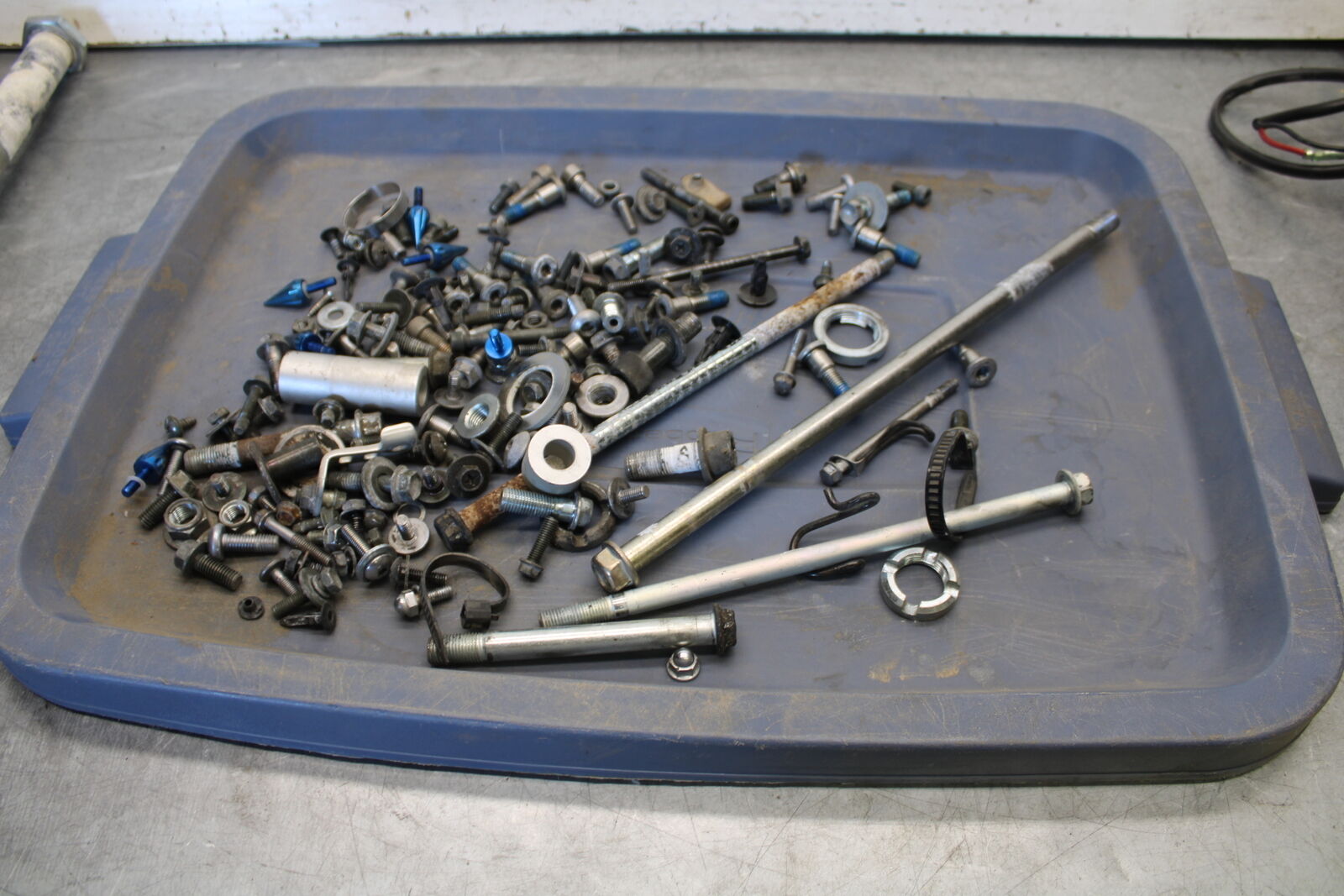 03-07 SUZUKI SV1000S ENGINE MOUNTING BOLTS HARDWARE SCREWS BB657