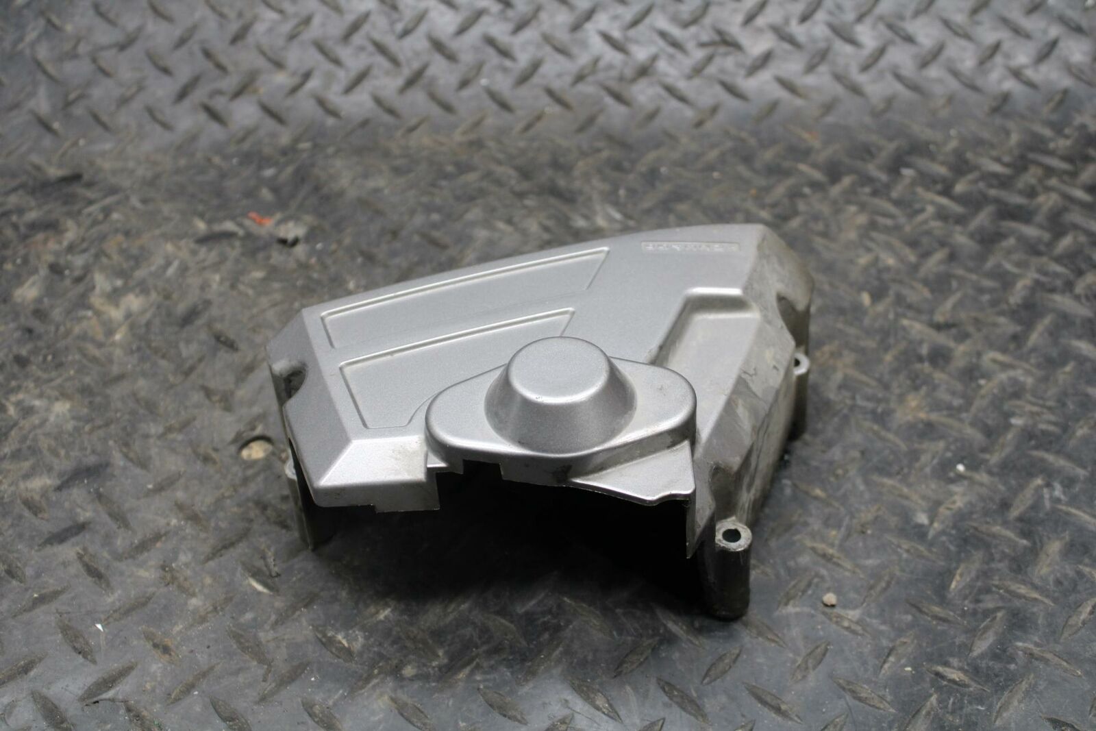 03 SUZUKI SV650S ENGINE SPROCKET COVER BB219