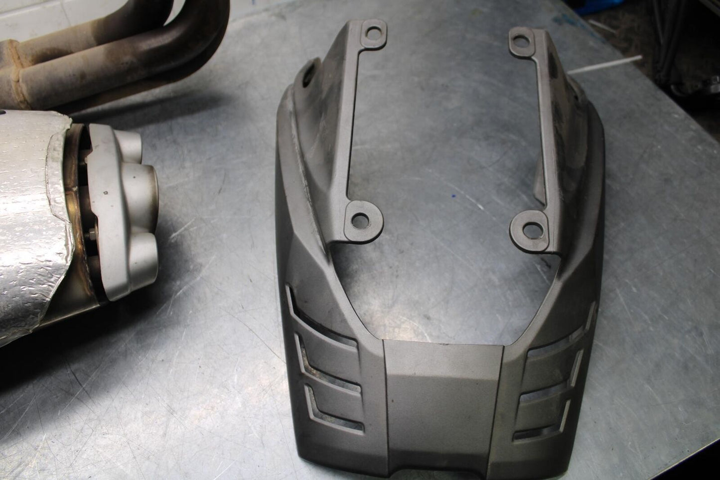 2009 Triumph Daytona 675 FULL EXHAUST SYSTEM HEADERS PIPE MUFFLER T2203710 BB584