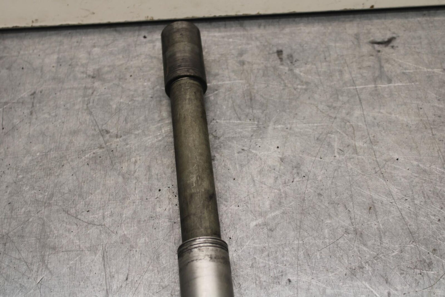 2003 Suzuki SV1000S FRONT WHEEL RIM AXLE PIVOT BOLT 54711-35F10 BB85