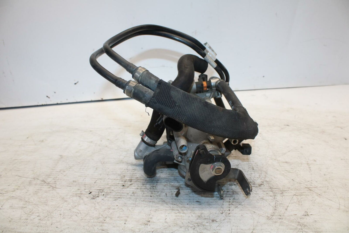 12 DUCATI MONSTER 796 MAIN FUEL INJECTORS / THROTTLE BODIES BB276