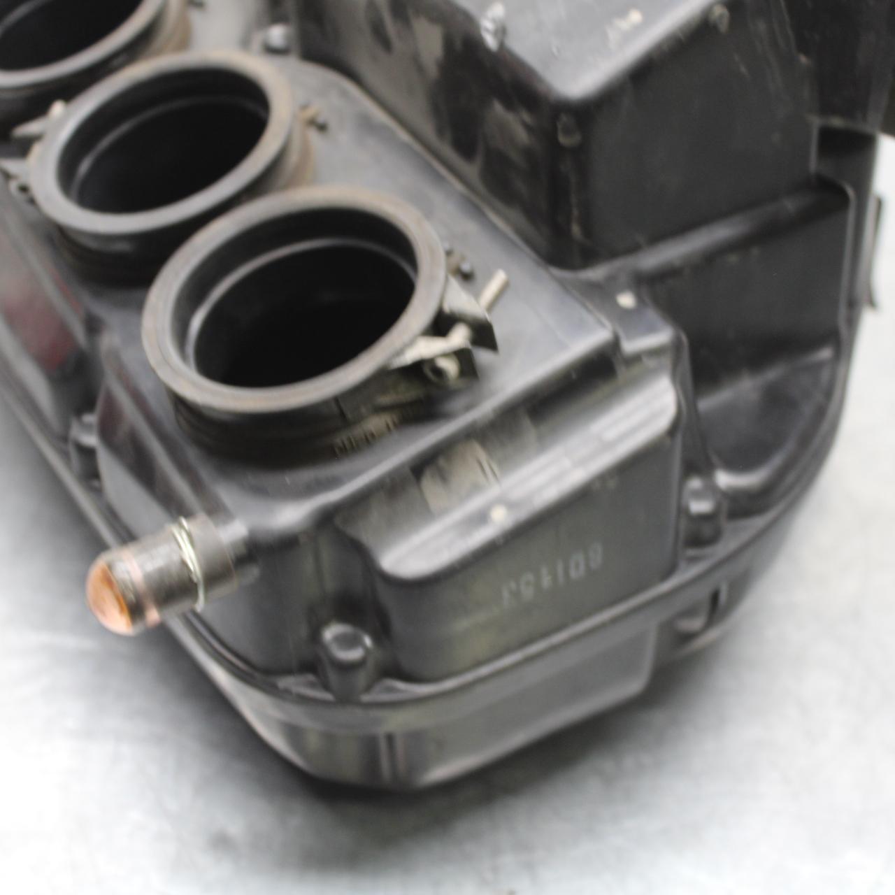 06-07 SUZUKI GSXR750 AIRBOX AIR INTAKE FILTER BOX 13700-02H03 BB645