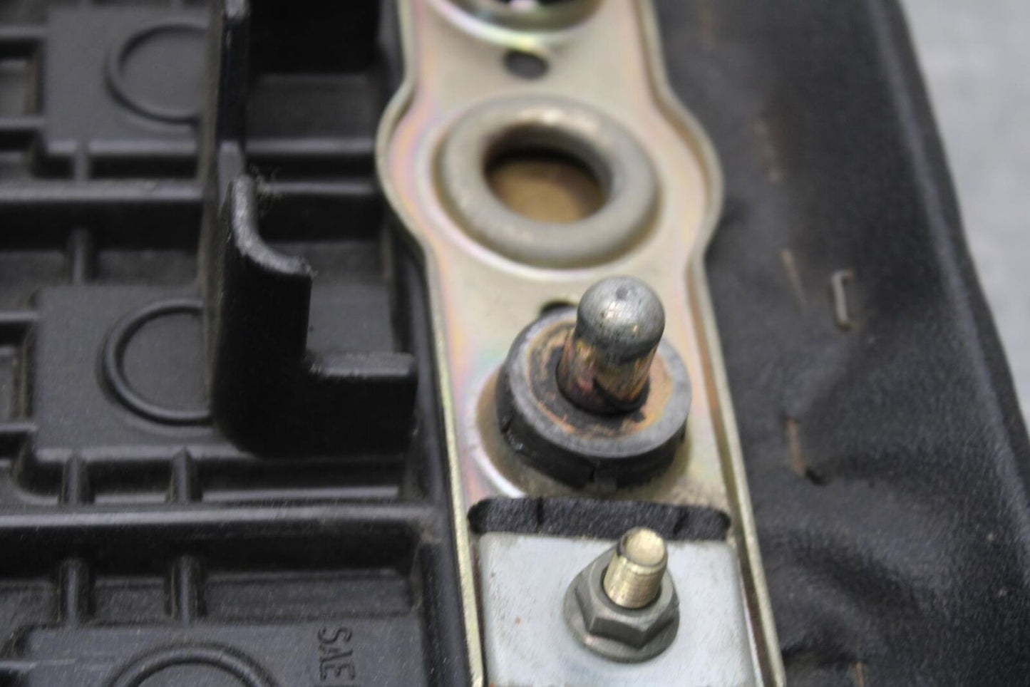 01-03 SUZUKI GSXR600 REAR BACK PASSENGER TANDEM SEAT PAD SADDLE PILLION BB633