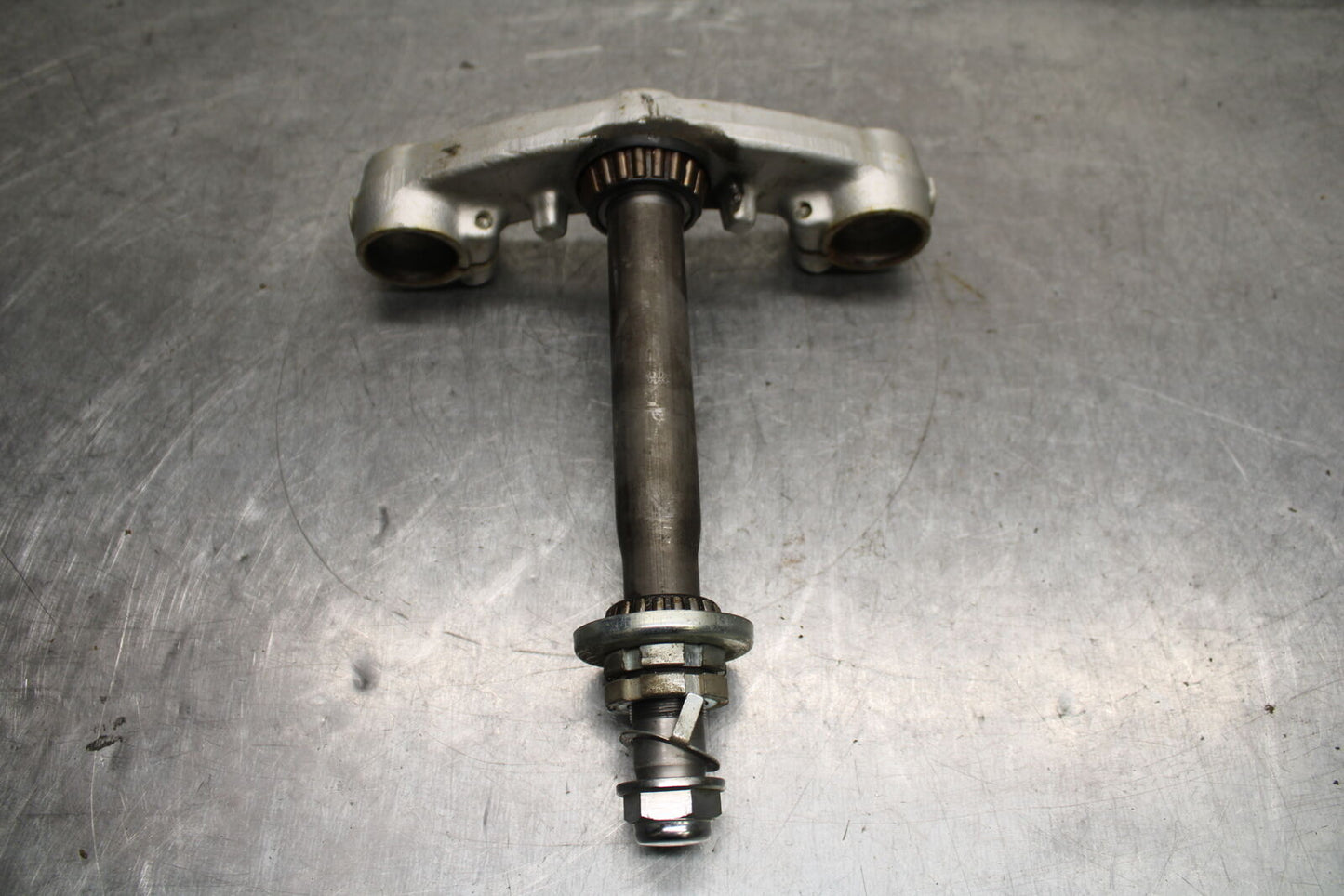 1984 Yamaha Virago 1000 FRONT FORKS CLAMP LOWER TRIPLE TREE STEM BB117