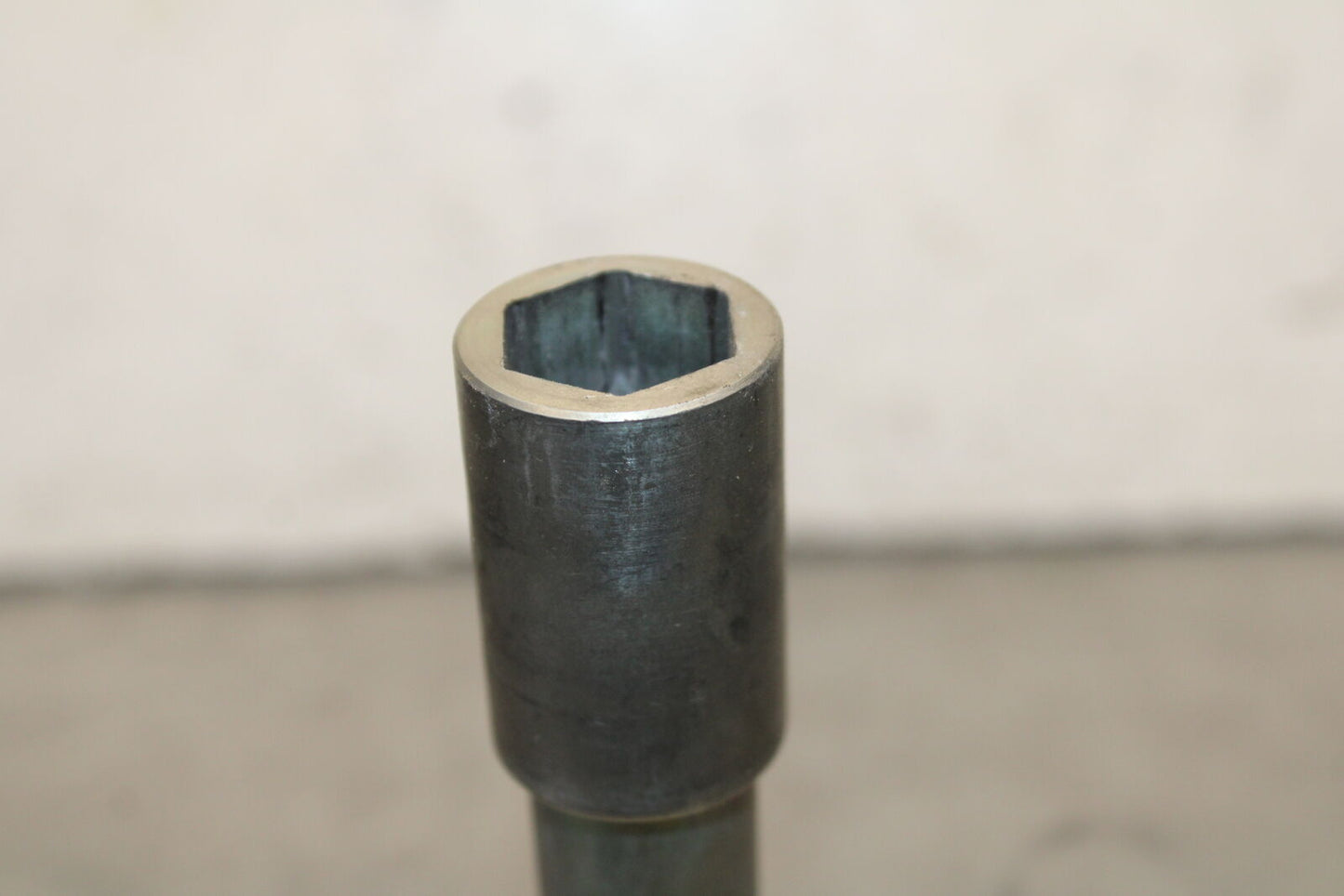 22-24 YAMAHA XSR900 FRONT WHEEL RIM AXLE PIVOT BOLT BB683