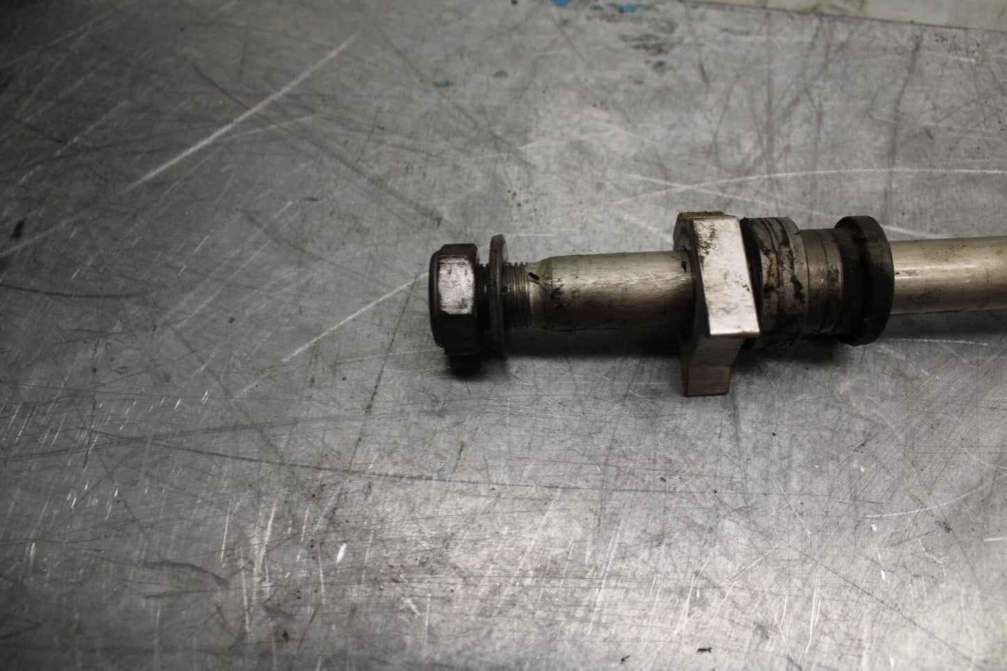 17-21 TRIUMPH STREET TRIPPLE R REAR AXLE BACK WHEEL RIM PIVOT BOLT AXEL bb452
