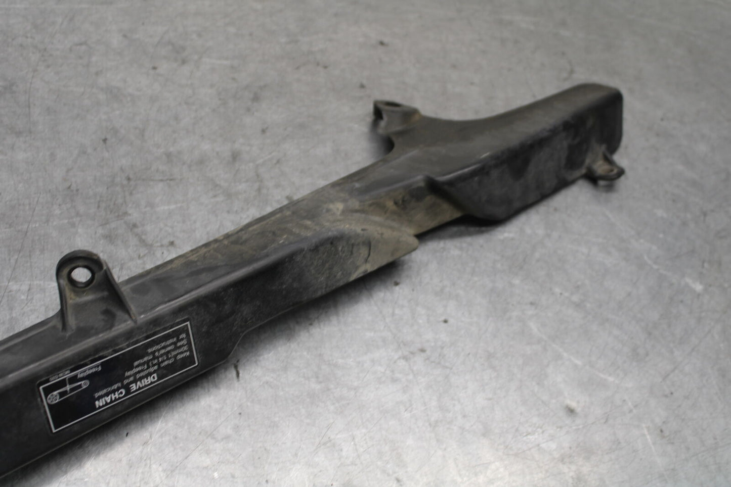 05-06 HONDA CBR600RR REAR DRIVE CHAIN GUARD COVER SHIELD 40510-MEE-010 BB689