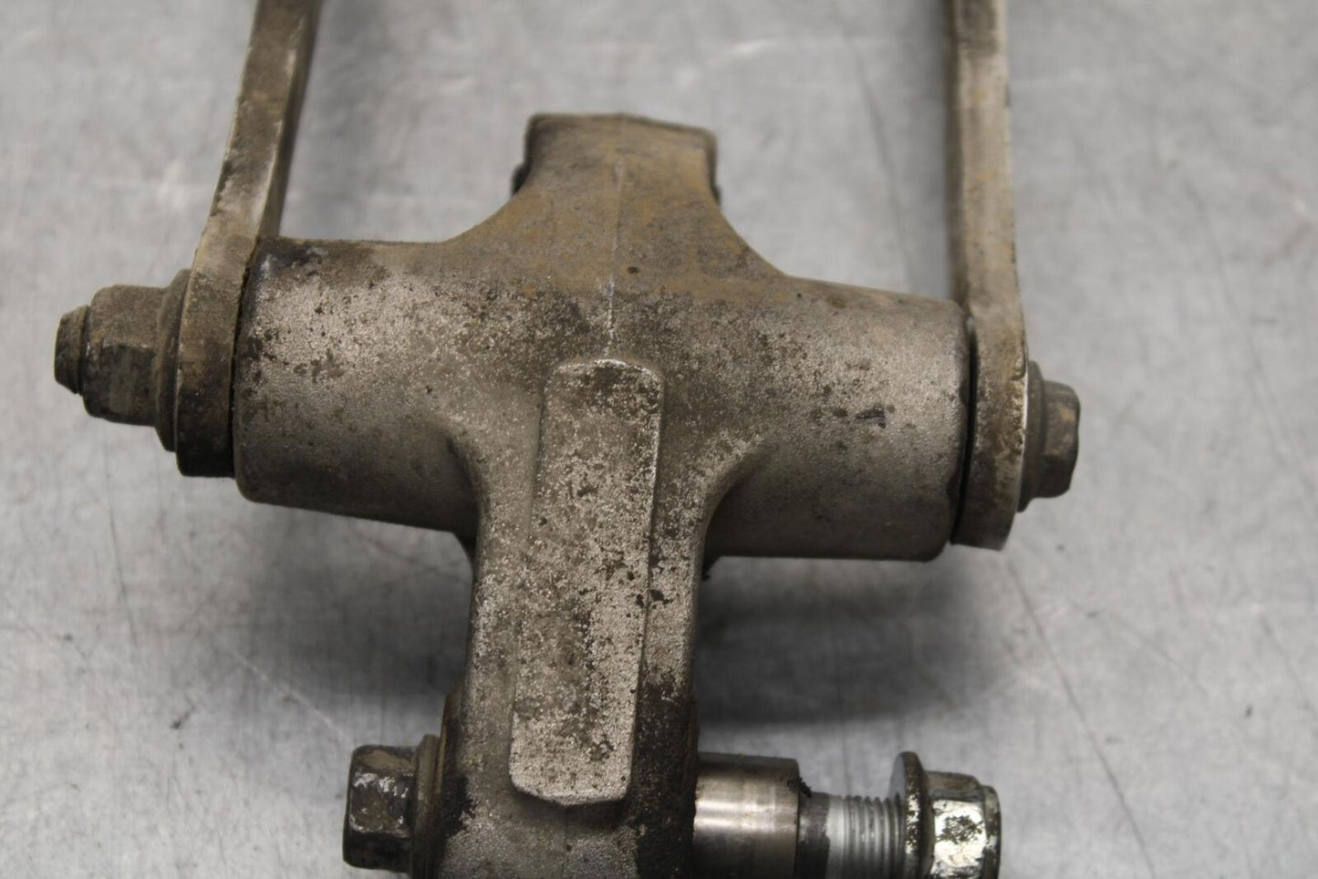 1999 Suzuki GSXR600 REAR DOGBONE SHOCK LINKAGE LINK 62600-34820 BB580