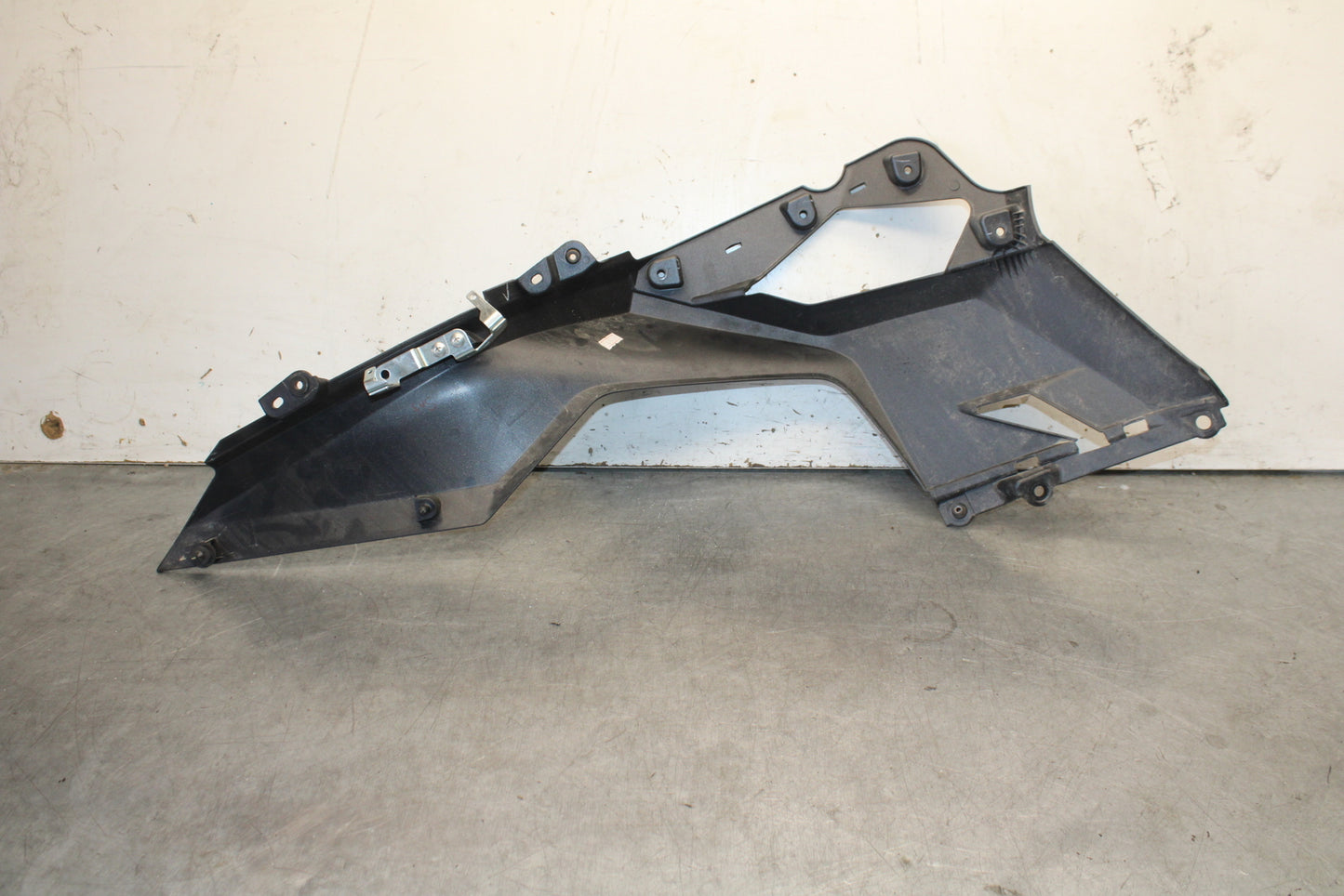 18-23 KAWASAKI NINJA 400 LEFT MID UPPER SIDE FAIRING COWL PLASTIC BB679