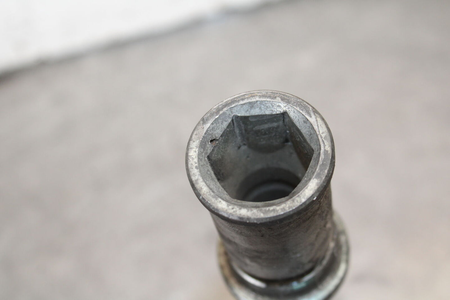 03-04 KAWASAKI NINJA ZX6RR FRONT WHEEL RIM AXLE PIVOT BOLT BB684