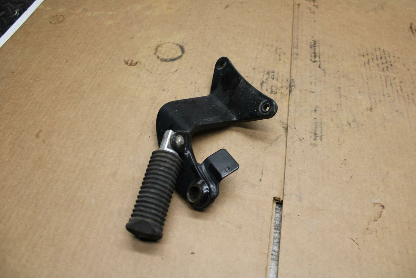 14-20 HARLEY-DAVIDSON STREET 500 RIGHT FRONT FOOT REST PEG STEP BB381