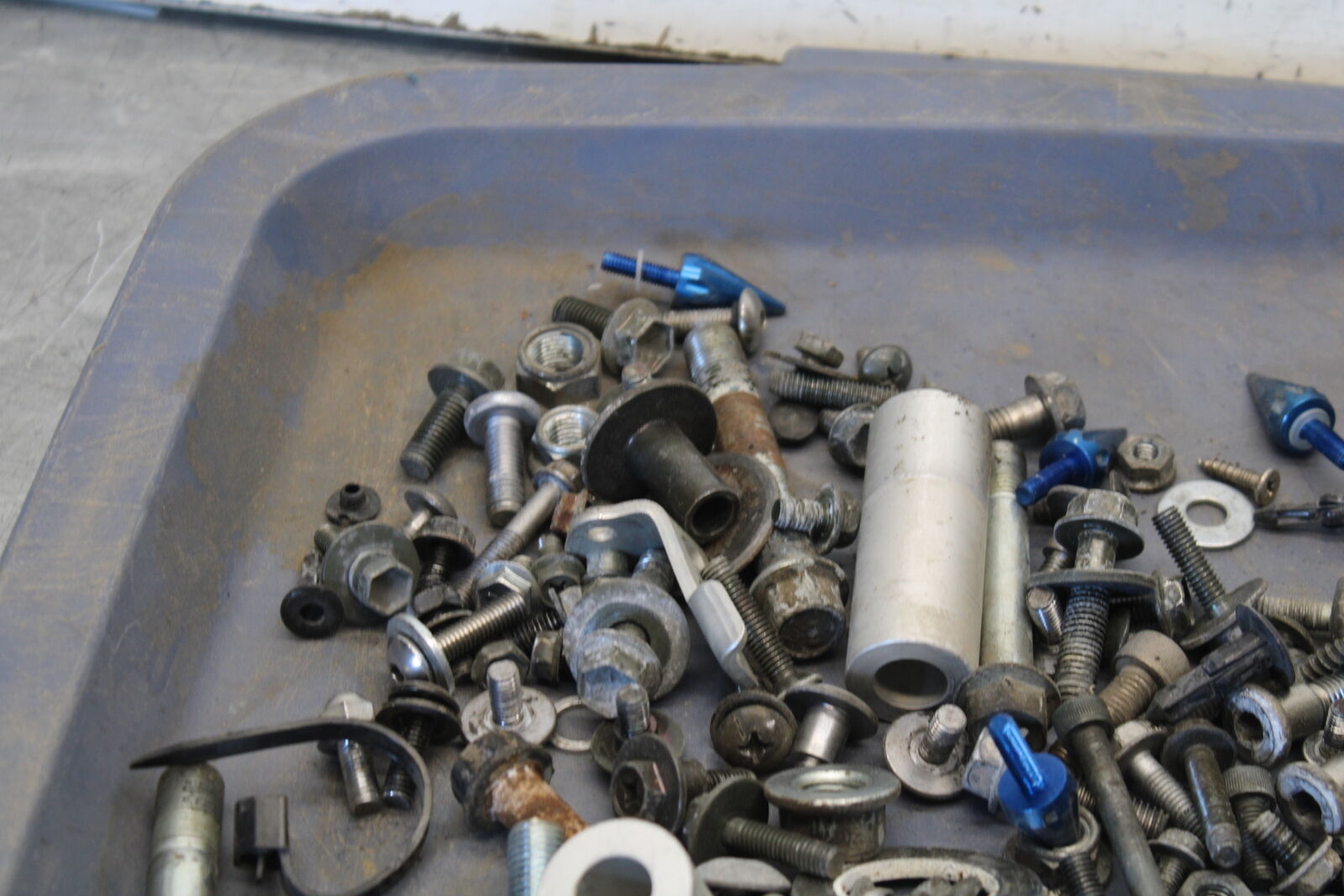 03-07 SUZUKI SV1000S ENGINE MOUNTING BOLTS HARDWARE SCREWS BB657