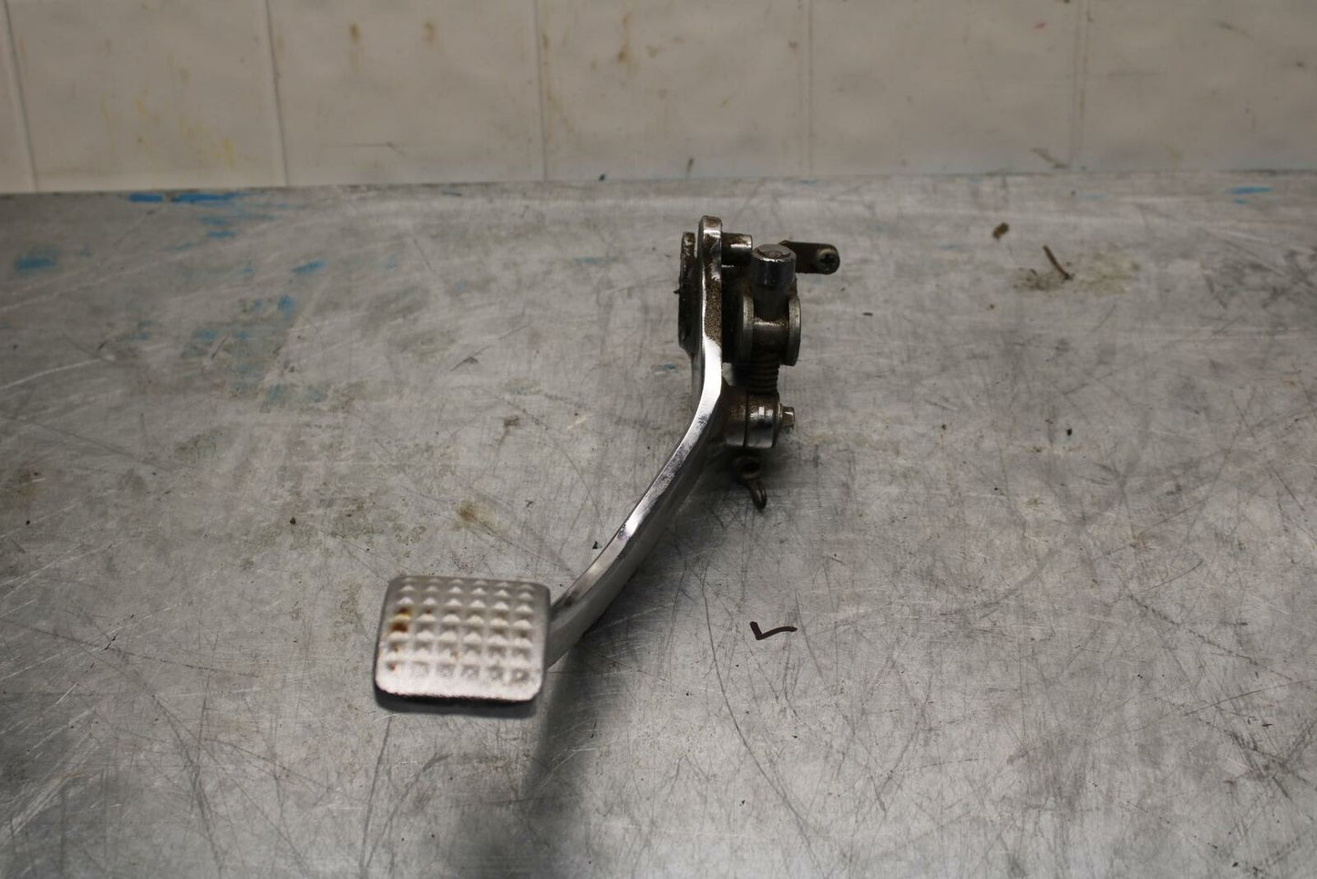 87-03 SUZUKI INTRUDER 1400 VS1400GLP RIGHT REARSET BRAKE FOOT PEDAL BB412