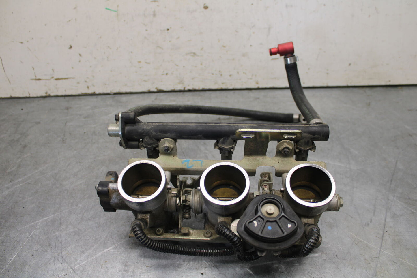 01-06 TRIUMPH TIGER 955I MAIN FUEL INJECTORS / THROTTLE BODIES BB693