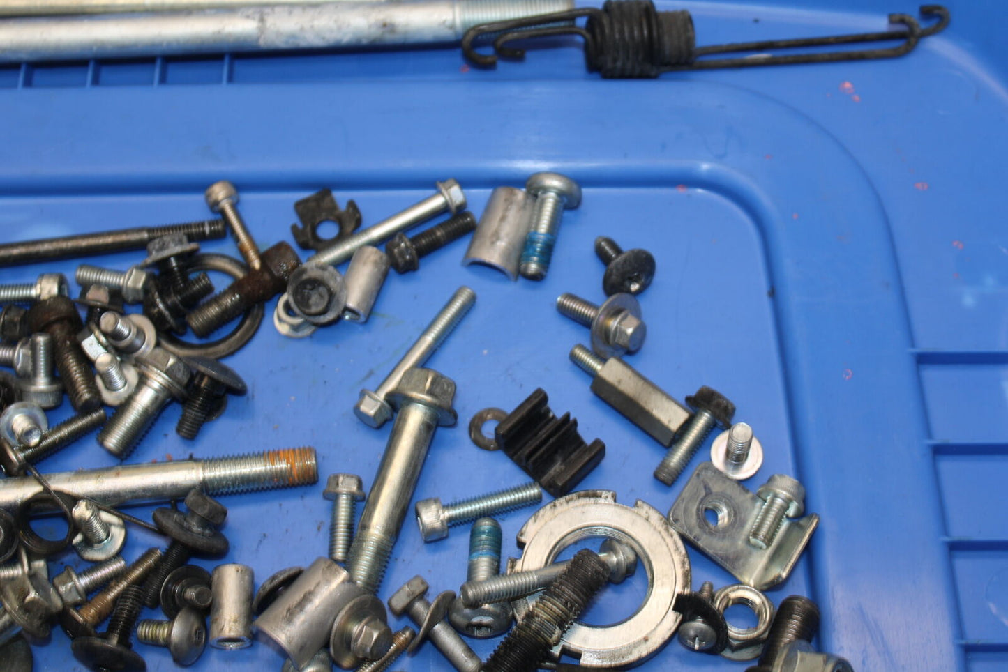 09-11 DUCATI 1198 MOUNTING BOLTS HARDWARE MOTOR SCREWS BB705