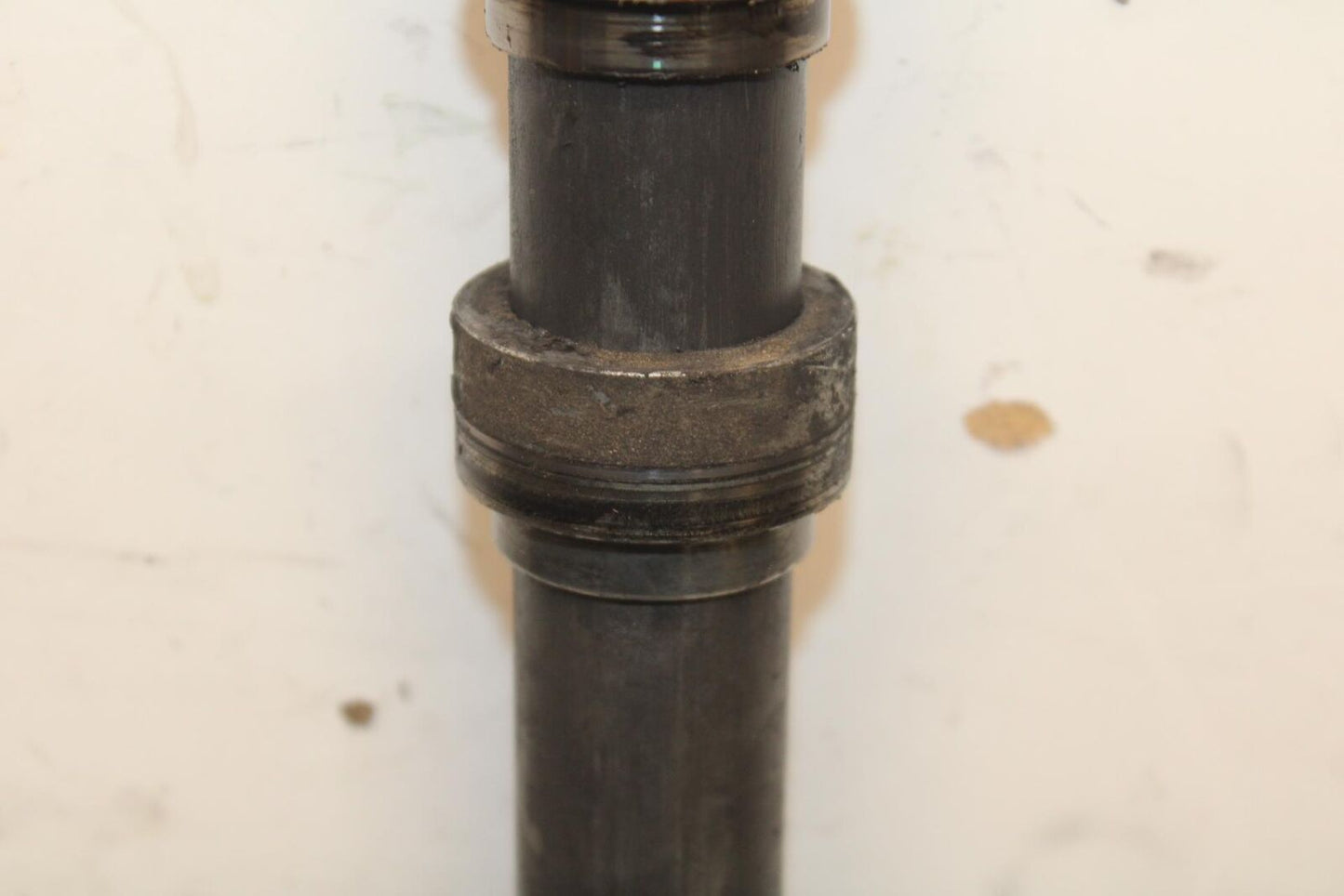 1999 Suzuki GSXR600 REAR AXLE BACK WHEEL RIM PIVOT BOLT AXEL 64711-33E30 BB608