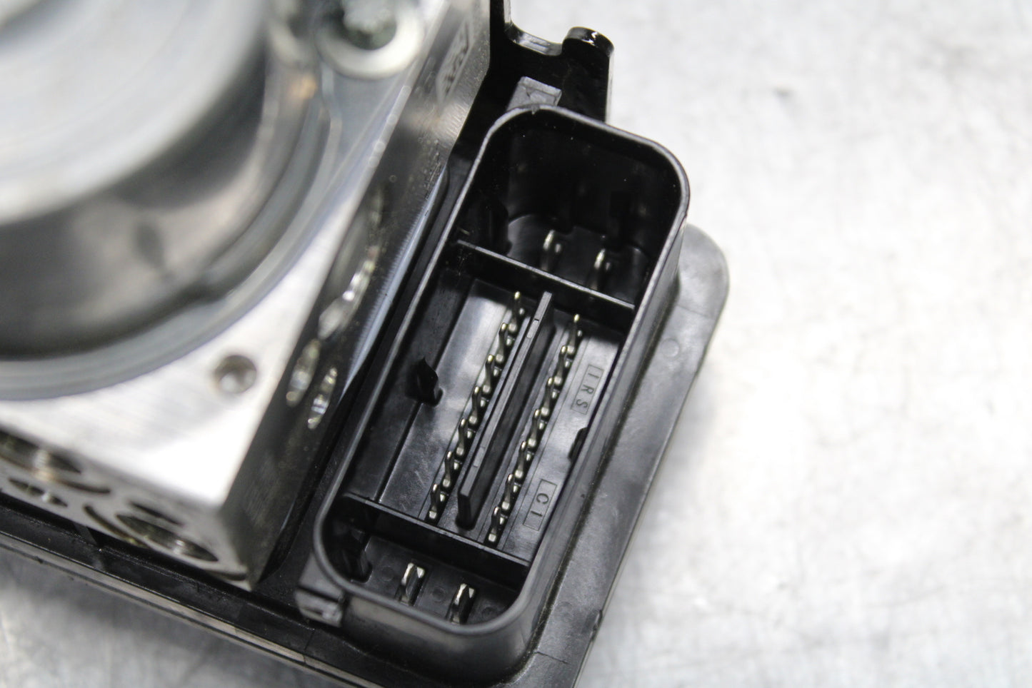 19-23 KAWASAKI NINJA ZX6R ABS PUMP UNIT MODULE BB749