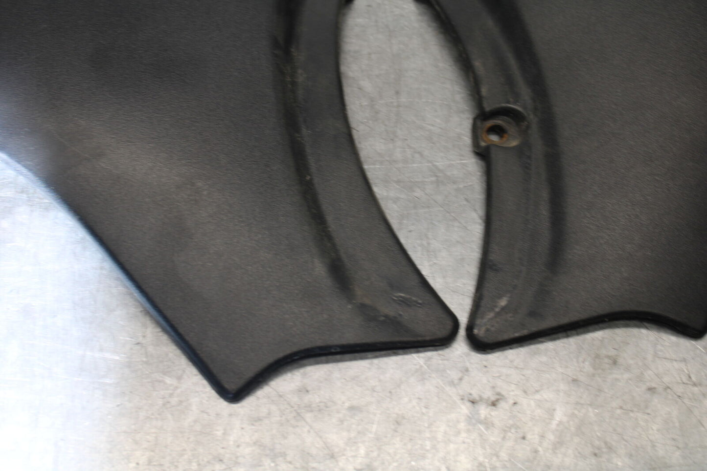 01-06 TRIUMPH TIGER 955I RIGHT LEFT FRONT SIDE SEAT PANELS TRIMS BB693