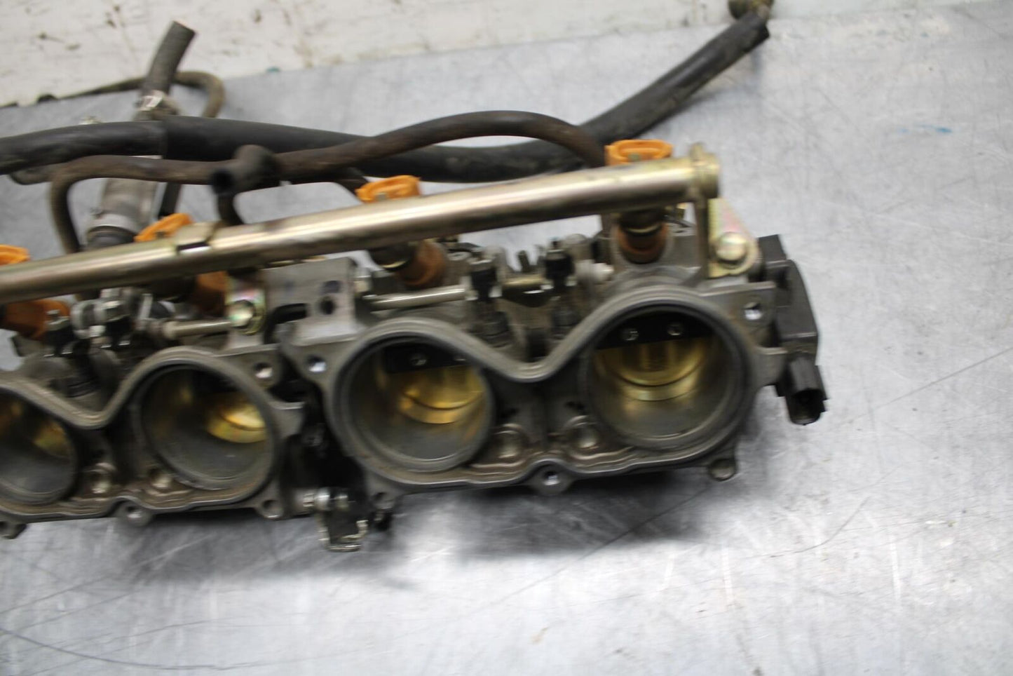 05-06 HONDA CBR600RR MAIN FUEL INJECTORS / THROTTLE BODIES 16401-MEE-A01 BB479