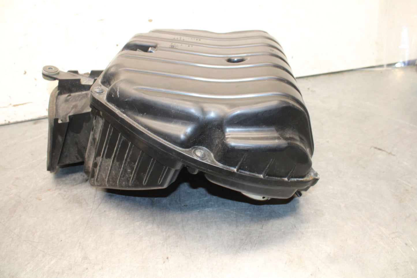 13-18 KAWASAKI NINJA ZX6R AIRBOX AIR INTAKE FILTER BOX BB682