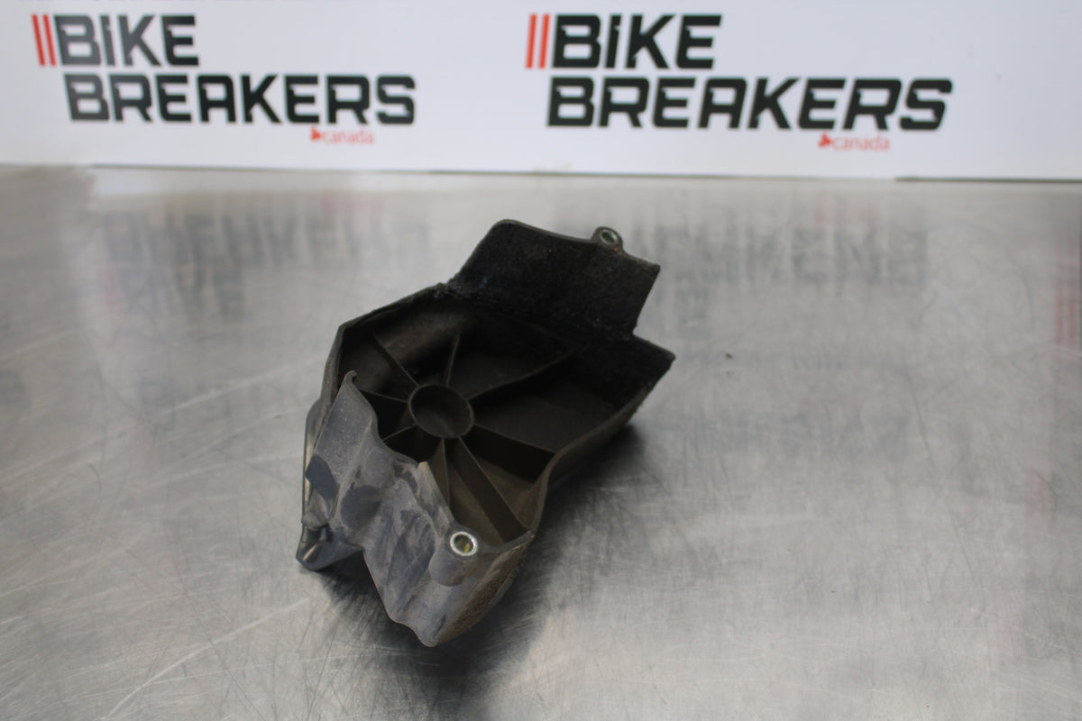 07-08 YAMAHA YZF R1 ENGINE SPROCKET COVER BB160