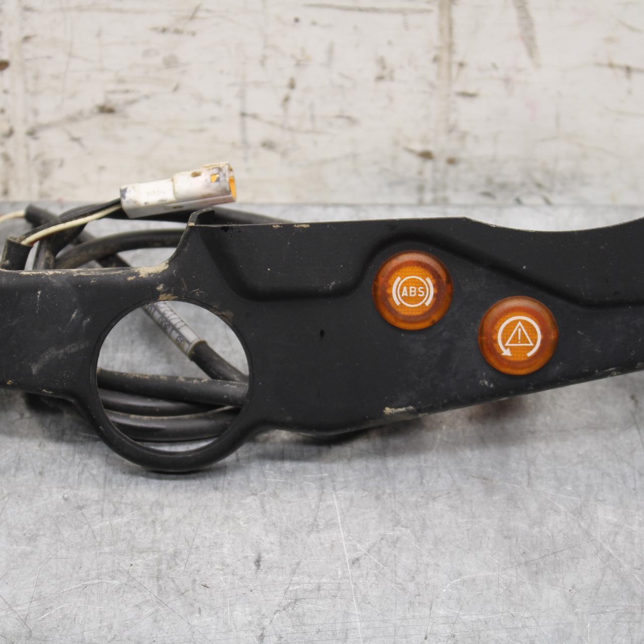 16-17 MOTO GUZZI V7 II INSTRUMENT TRIM PANEL COVER BB57