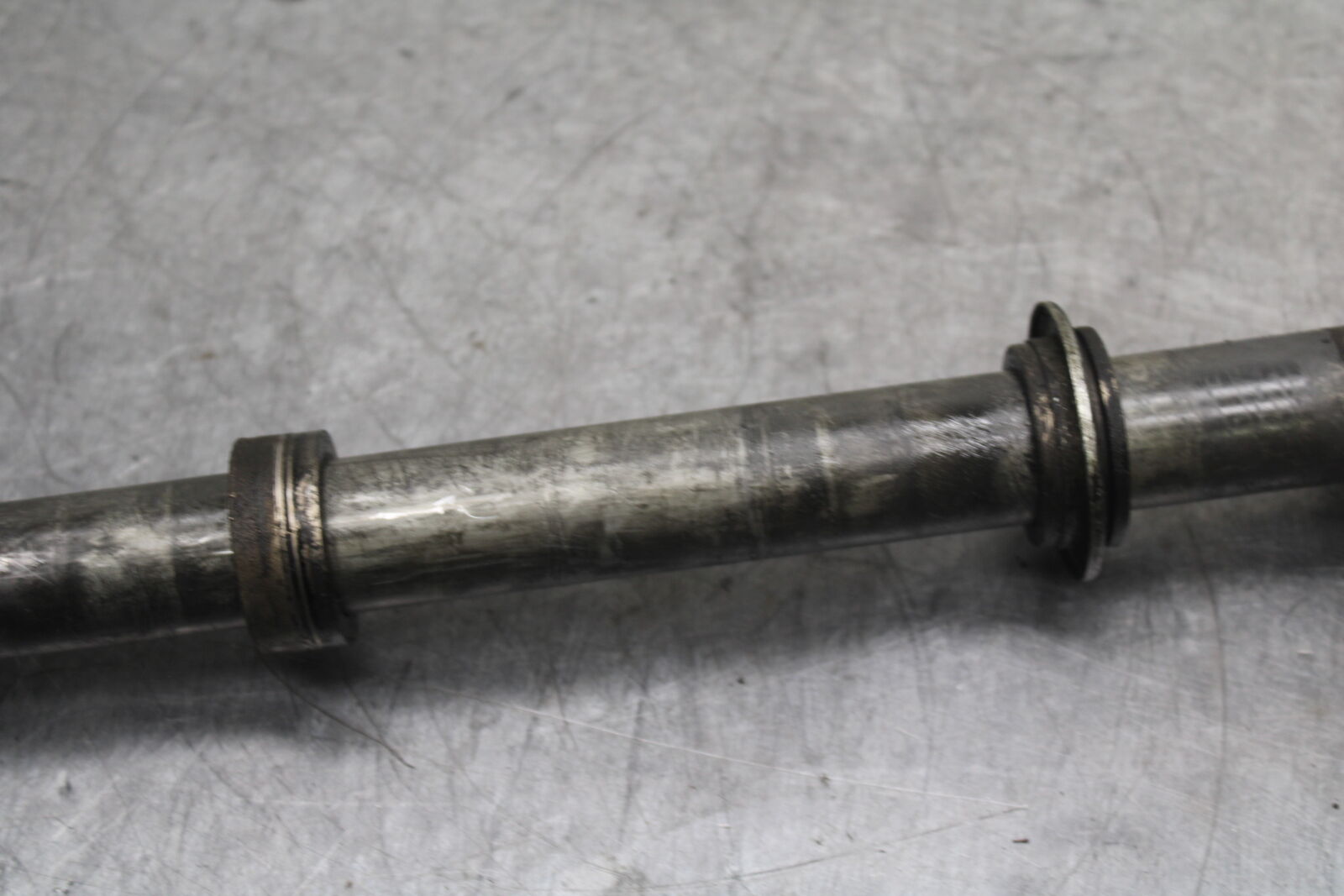 01-02 SUZUKI GSXR1000 REAR AXLE BACK WHEEL RIM PIVOT BOLT AXEL BB113