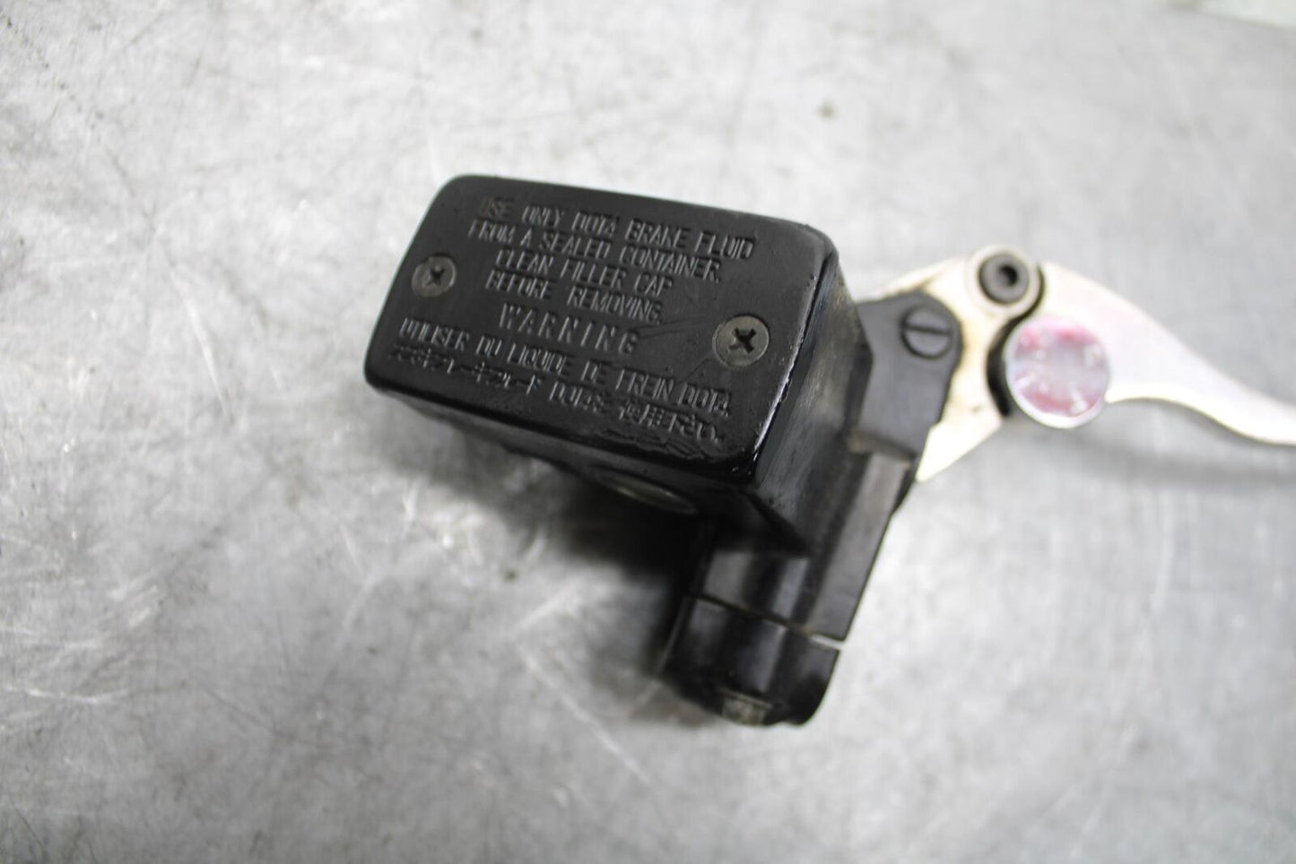 1993 Suzuki GSXR1100W FRONT BRAKE MASTER CYLINDER w/ LEVER BB46