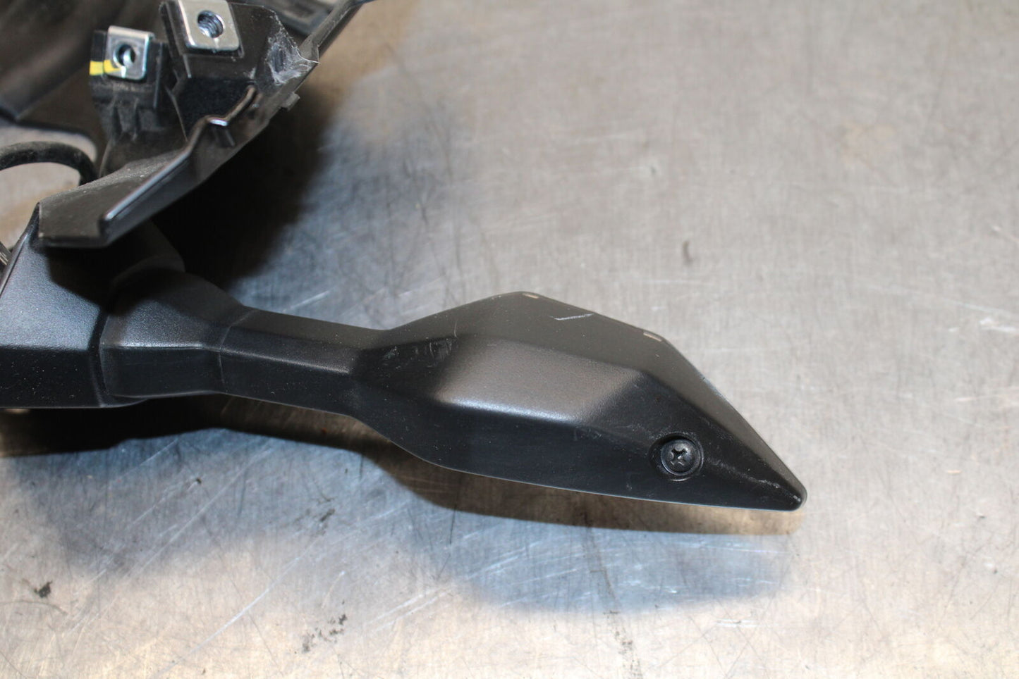 19-22 KAWASAKI Z400 FRONT CENTER COWL FAIRING & TURN SIGNALS BB738