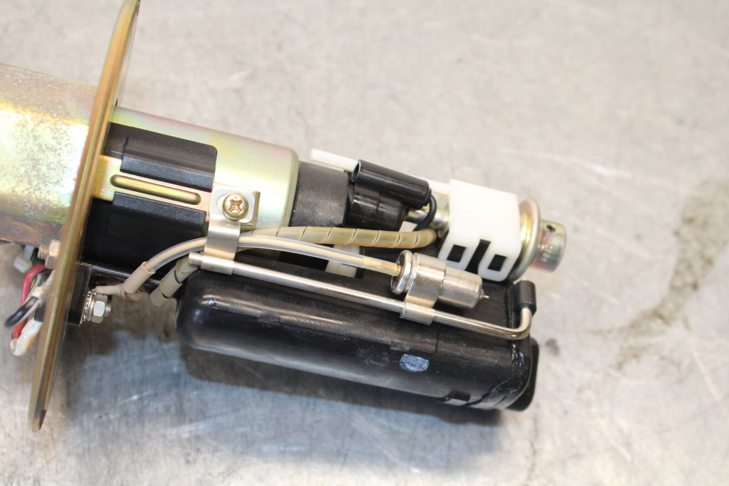 03-07 SUZUKI SV1000S FUEL PUMP GAS PETROL SENDER UNIT 15100-35F30 BB657