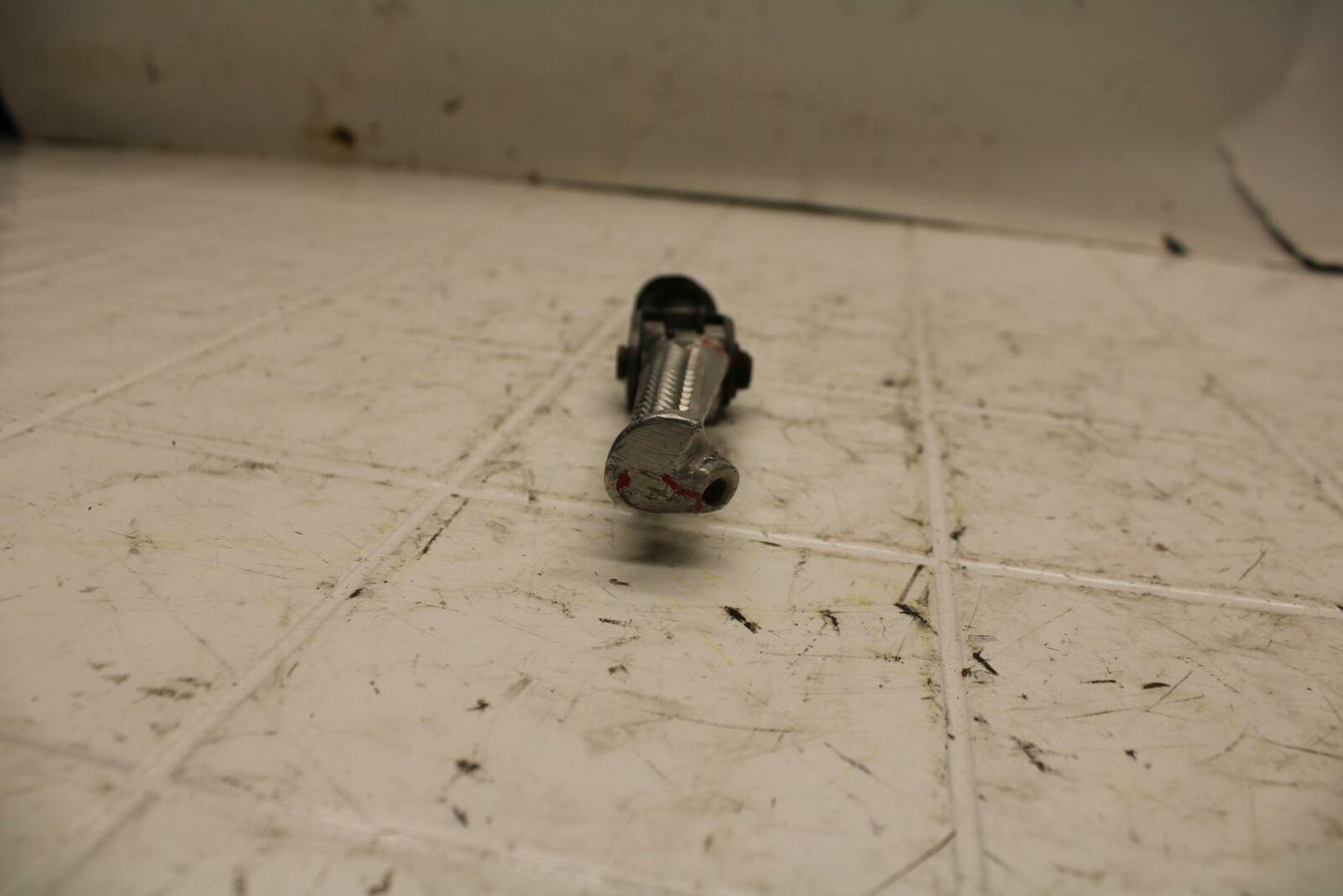 88-89 SUZUKI GSXR750J BB24 LEFT FRONT FOOT REST PEG STEP BB15
