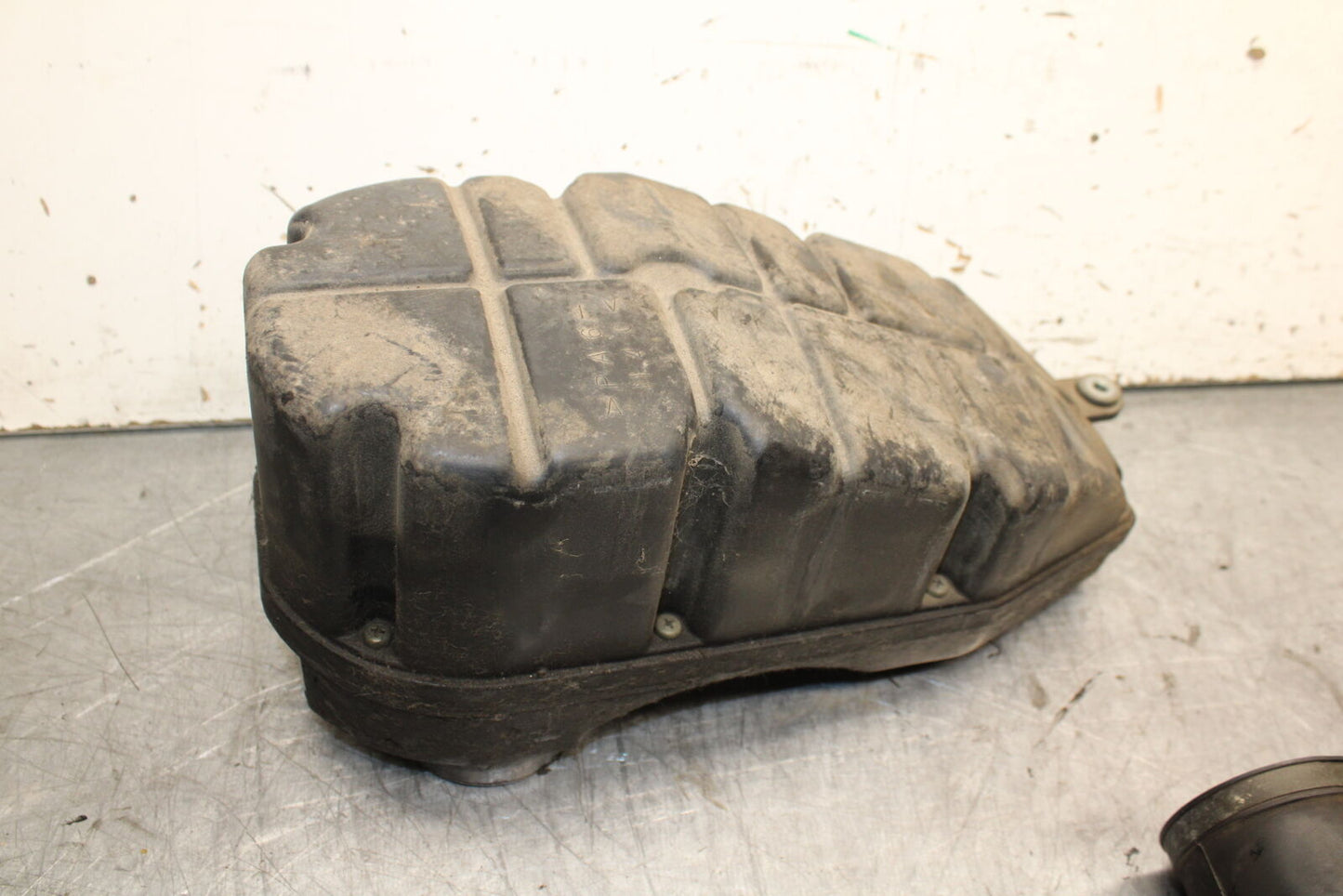 99-00 YAMAHA V STAR 1100 AIRBOX AIR INTAKE FILTER BOX BB711