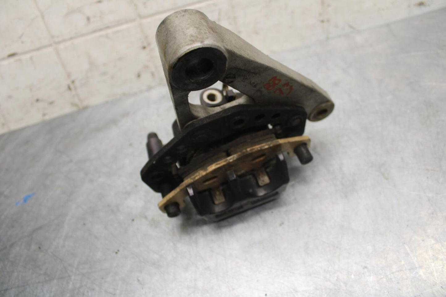 1996 Kawasaki Ninja 600R ZX600C REAR BACK BRAKE CALIPER W MOUNT BRACKET BB35