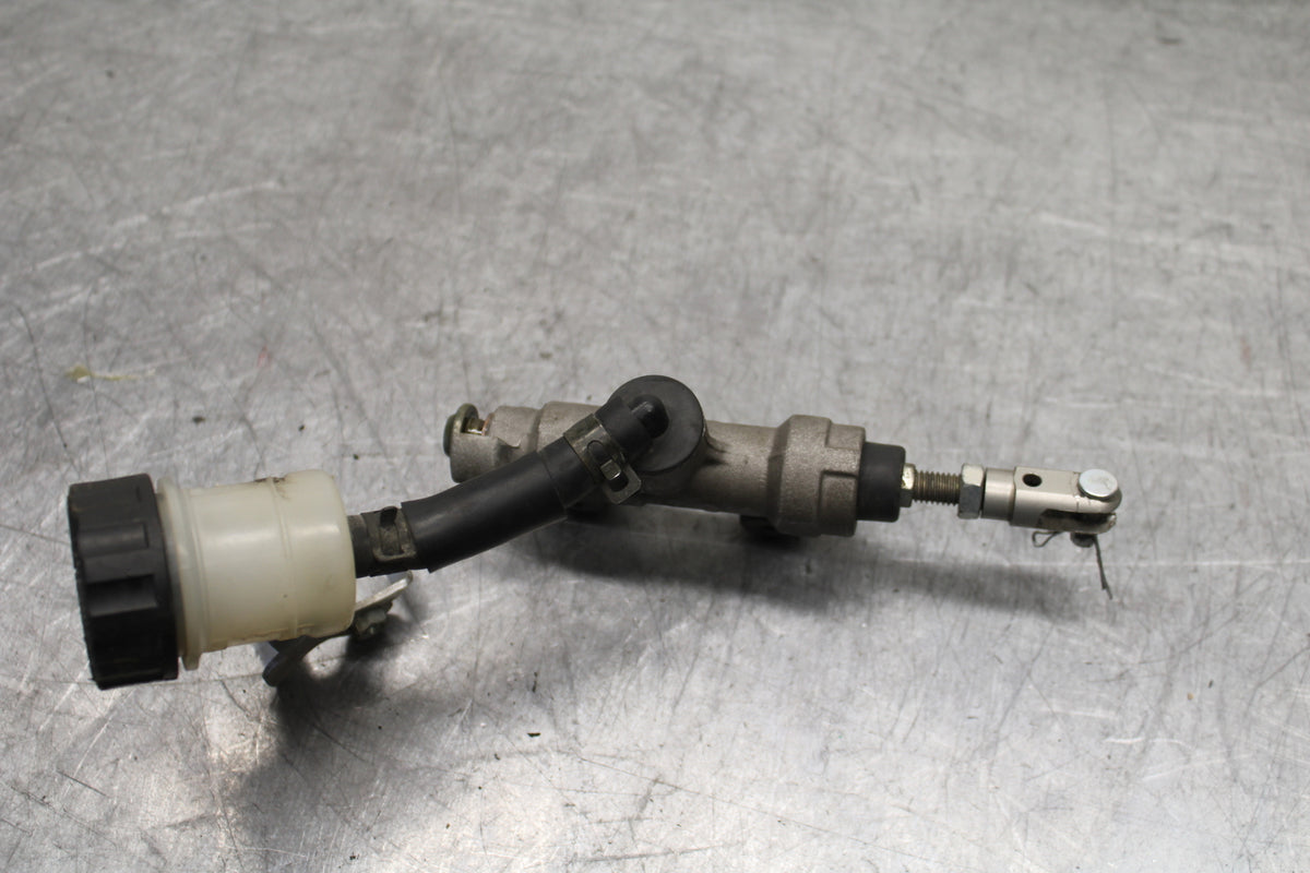 06 YAMAHA YZF R6 REAR BACK BRAKE MASTER CYLINDER W RESERVOIR BB716
