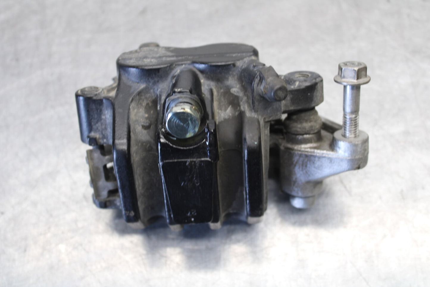 01-06 TRIUMPH TIGER 955I RIGHT LEFT FRONT BRAKE CALIPER SET PAIR CALIPERS BB693