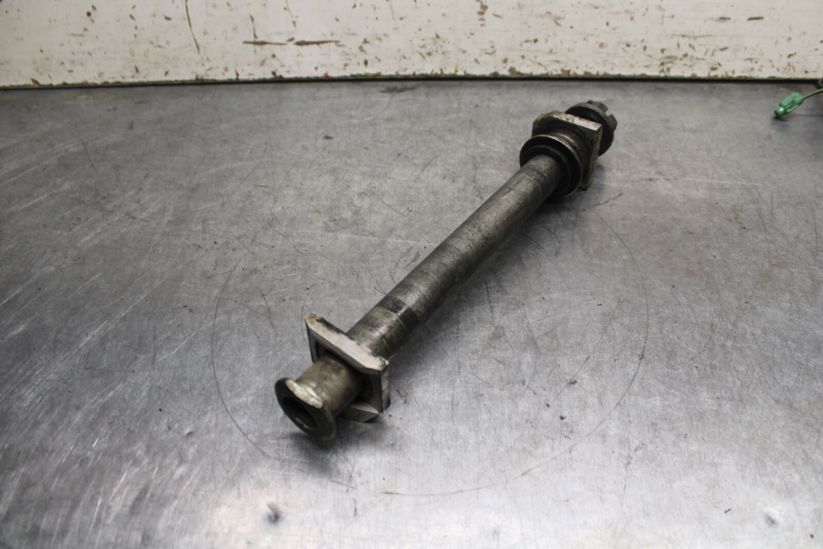 01-02 SUZUKI GSXR1000 REAR AXLE BACK WHEEL RIM PIVOT BOLT AXEL BB113