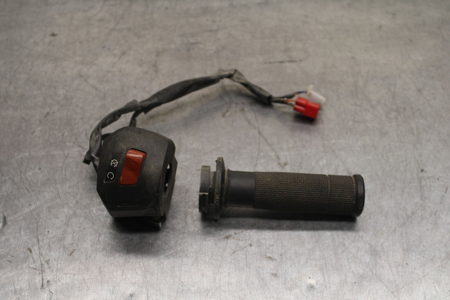 13-16 KTM 390 DUKE RIGHT CLIP ON HANDLE KILL OFF START SWITCH SWITCHES BB748