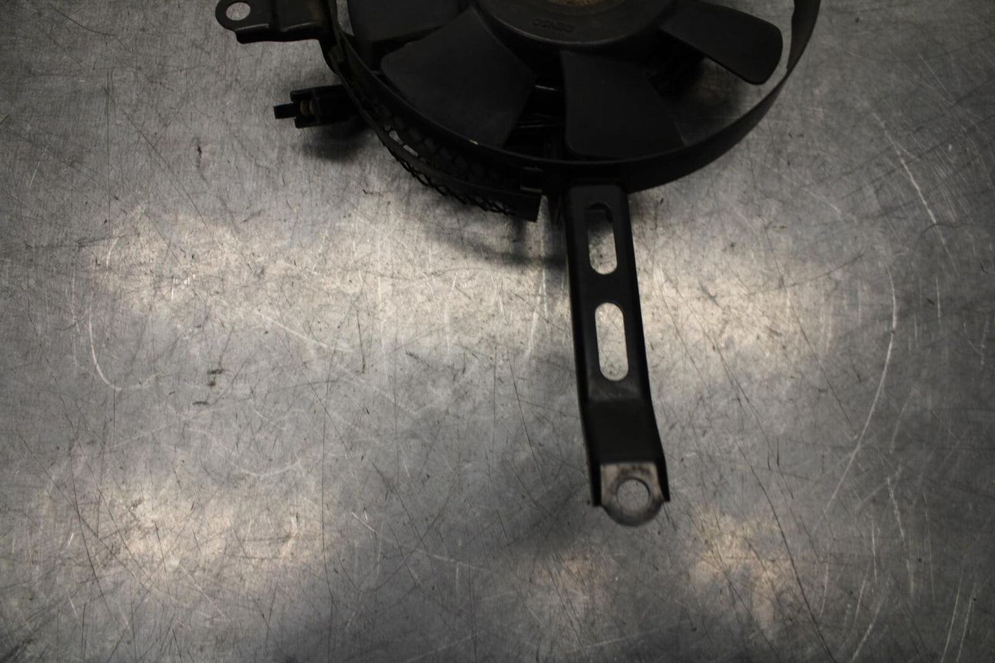 01 SUZUKI GSXR1000 ENGINE RADIATOR COOLING FAN BB100