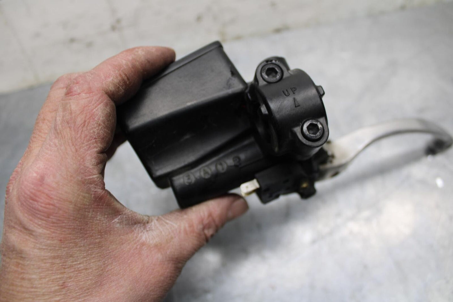 03 KAWASAKI ZX12R FRONT BRAKE MASTER CYLINDER w/ LEVER BB472