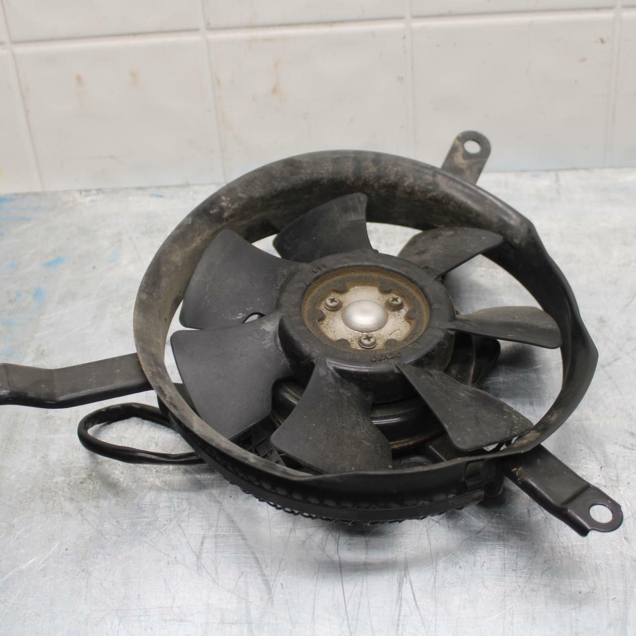 01-02 SUZUKI GSXR750 ENGINE RADIATOR COOLING FAN BB28 B