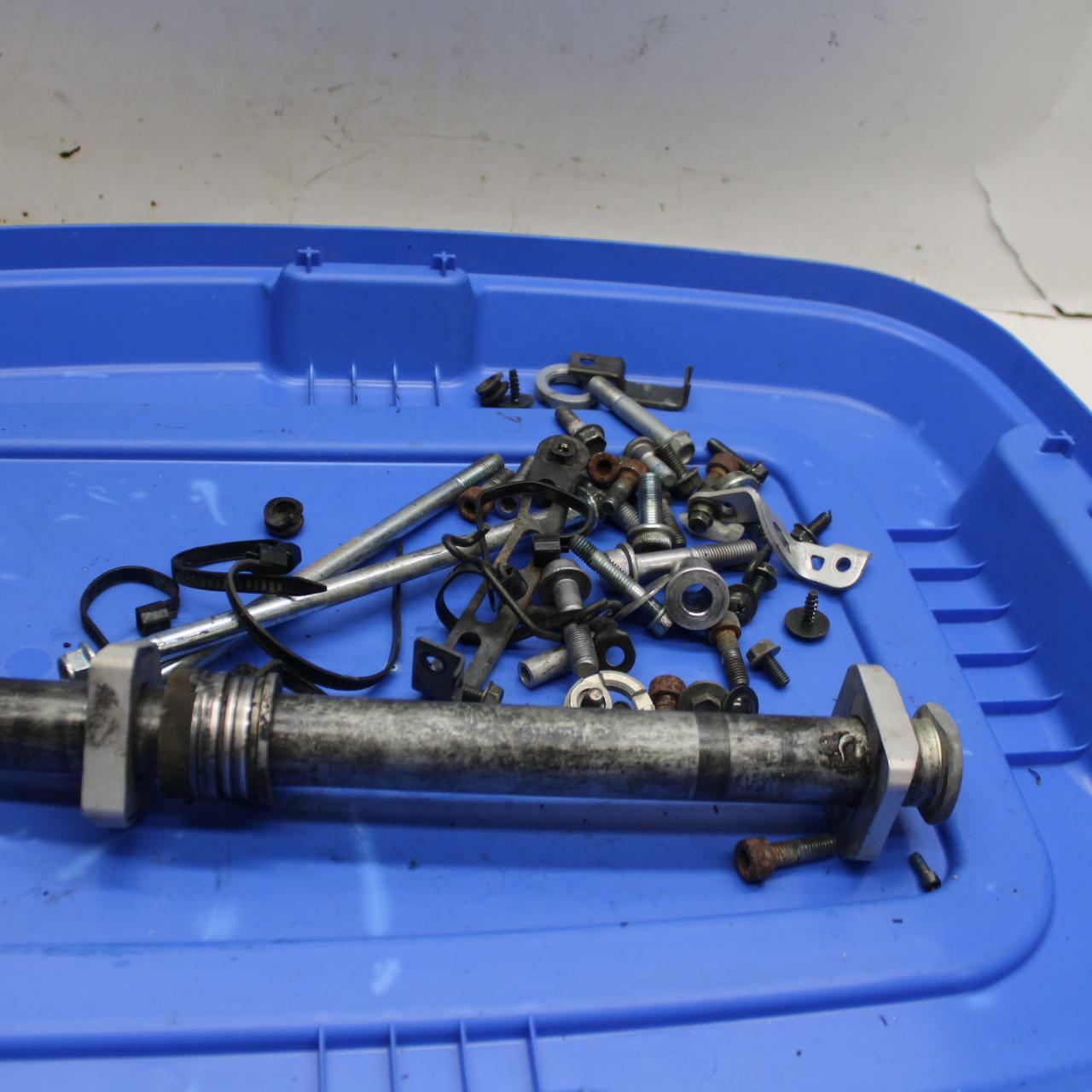 04-05 SUZUKI GSXR600 HARDWARE BB18