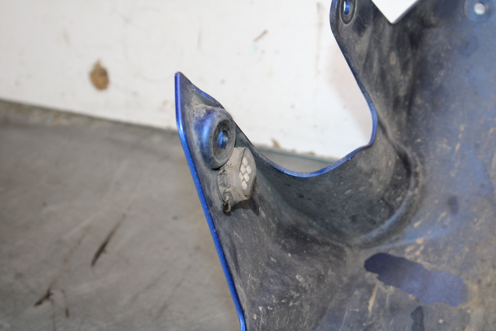 03-07 SUZUKI SV1000S FRONT WHEEL FENDER COWL FAIRING 35004-0129-17M BB657