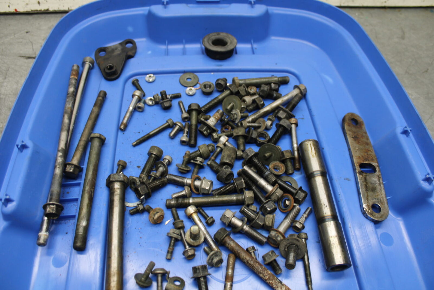 99-00 YAMAHA V STAR 1100 MOUNTING BOLTS HARDWARE MOTOR SCREWS BB711