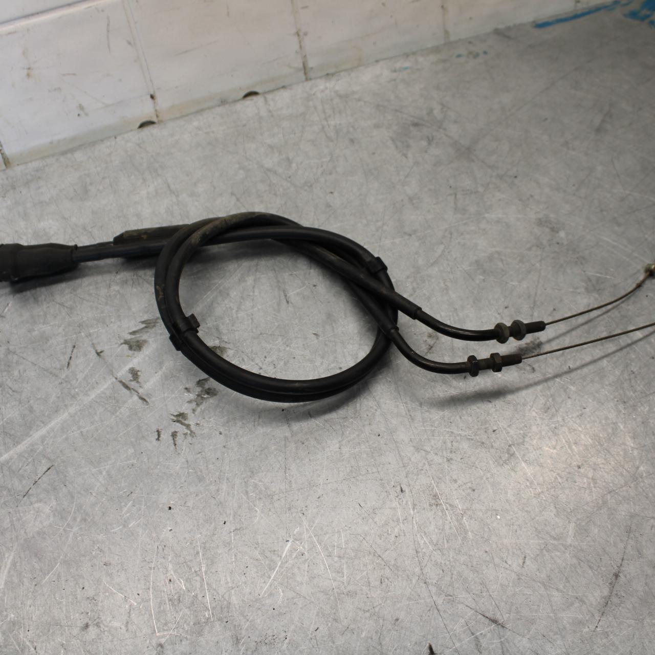 2006 Triumph Daytona 675 Triple THROTTLE CABLES LINES BB434