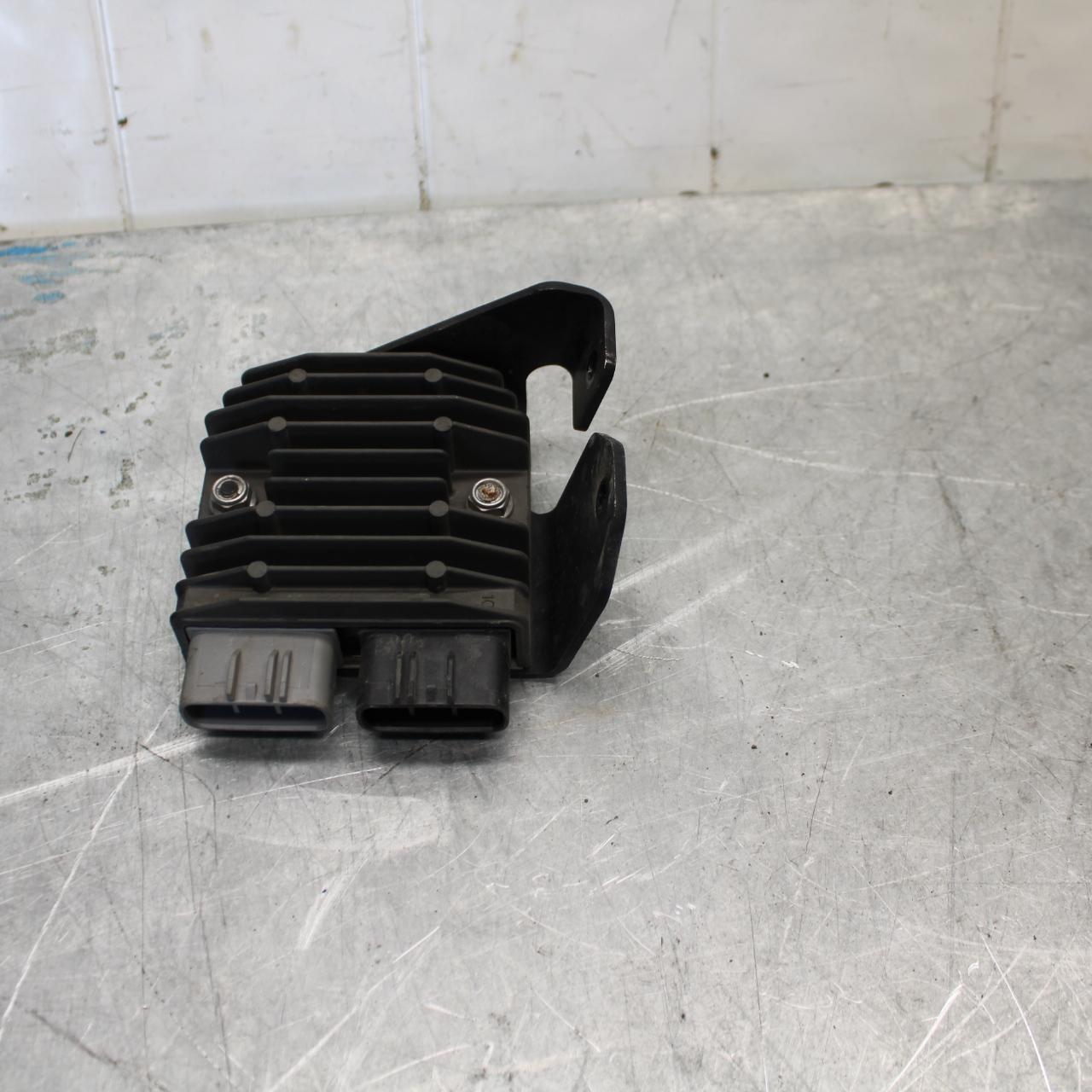 2006 Triumph Daytona 675 Triple RECTIFIER VOLTAGE REGULATOR BB434